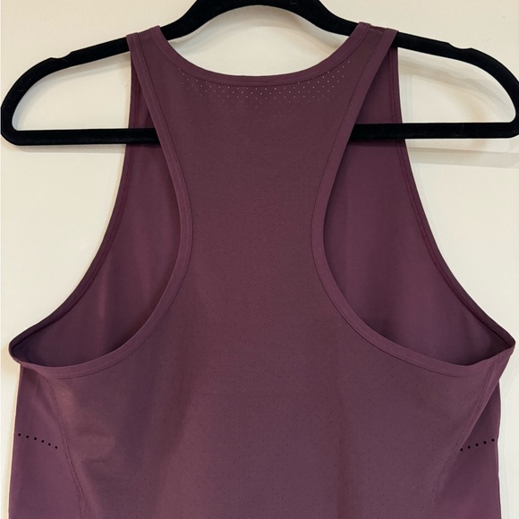 NWOT Lululemon find your pace tank in maroon size 8 - Picture 11 of 12